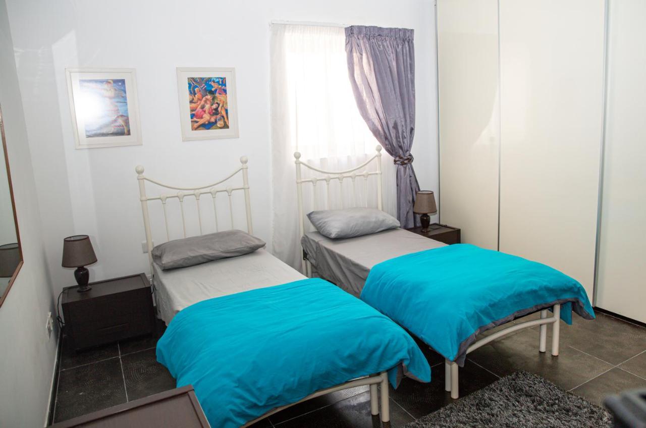 דירות סיינט פול ביי Dolmen Court Flat 10, Qawra מראה חיצוני תמונה